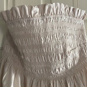 Crème strapless dress